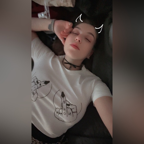 Meet your Posher, Kelly May๐ - Picture 7 of 16